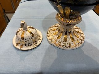 Jarrón de porcelana decorado