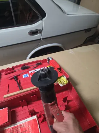 Pistola Hilti DX A40 con maletín