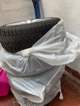 Llantas VW 17" + Michelin Alpin 6 (Nuevas)