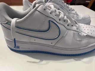 Zapatillas Nike Air Force 1 Blancas y Azules