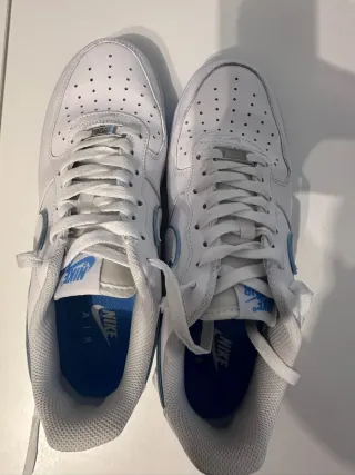 Zapatillas Nike Air Force 1 Blancas y Azules