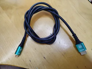 Raspberry Pi 4B 4GB con disipador y accesorios.