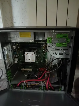 PC Fujitsu Esprimo 910 Negro/Rojo