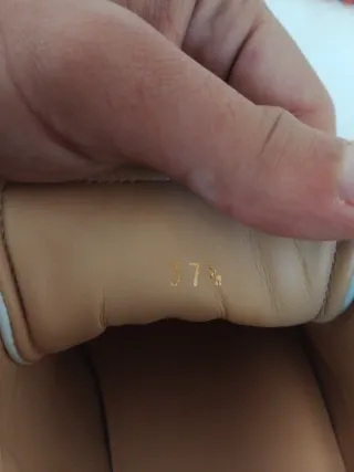 Zapatos Christian Louboutin Blancos y Rojos