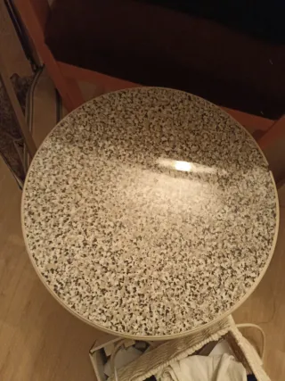 Mesa cocina plegable y 2 banquetas