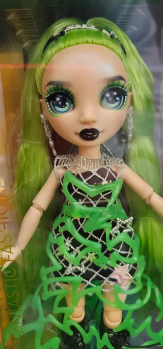 Rainbow High Jade Hunter Moda Fantasía