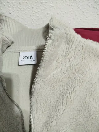 Sudadera Zara forro polar beige Talla M