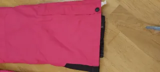 Pantaloncini da sci rosa con bretelle