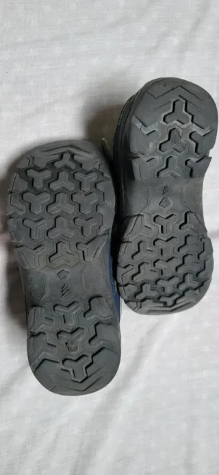 Zapatilla Quechua Talla 27