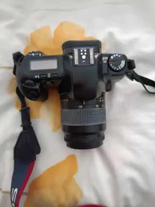 Cámara Analógica Canon EOS 500 + Bolso