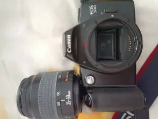 Cámara Analógica Canon EOS 500 + Bolso