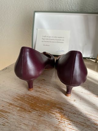 Zapatos de piel Bohemian Shoes burdeos.