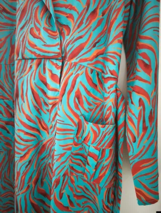 Vestido MIDI cruzado coral y turquesa