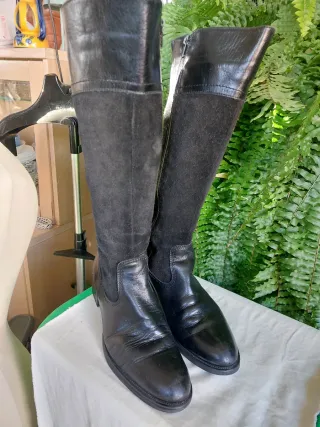 Stivali alti da donna neri