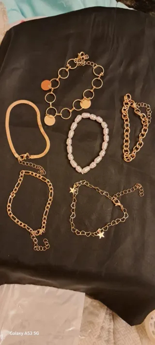 6 Pulseras Doradas y Perlas Niña