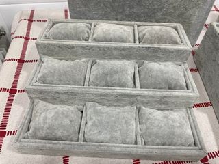 Juego expositor joyas gris