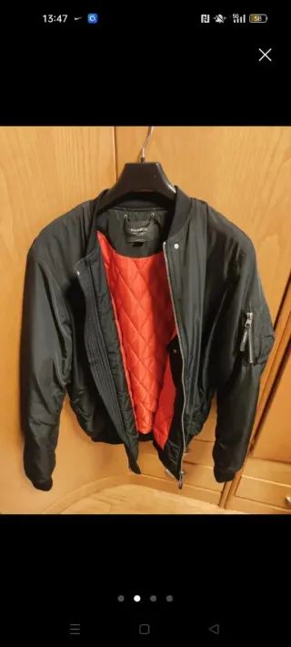 Chaqueta bomber negra Pull&Bear