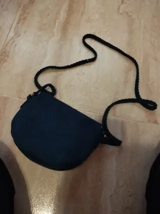 Bolso pequeño azul con flores