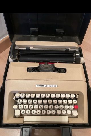 Máquina de escribir Olivetti Lettera 35