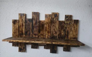 Estantería madera reciclada artesanal
