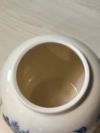 Tibor de cerámica inglés, motivos azules