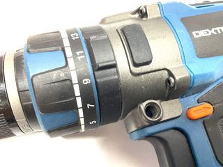 taladro a bateria dexter dt-cd 18/68 li-i bl