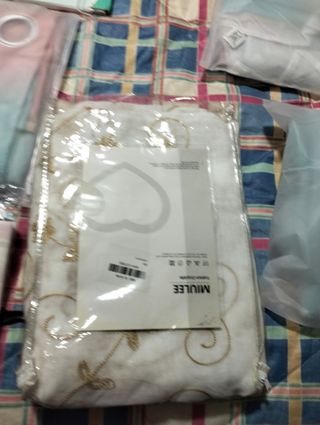 Cortinas verdes y blancas