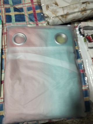 Cortinas verdes y blancas