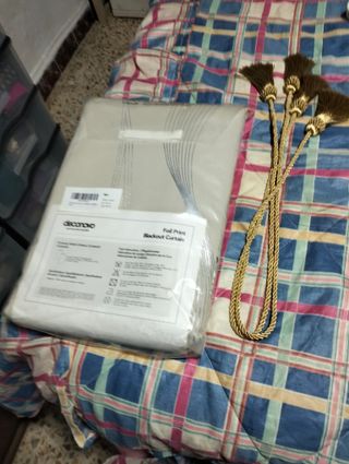 Cortinas verdes y blancas