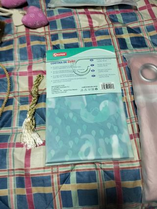 Cortinas verdes y blancas