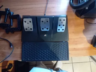 Volante PS4/PS5/PC con Pedales y Base