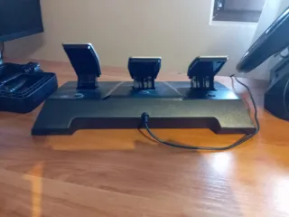 Volante PS4/PS5/PC con Pedales y Base