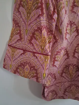 Blusa camisa ¾ rosa y amarilla estampada talla M