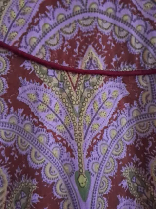 Blusa camisa ¾ rosa y amarilla estampada talla M