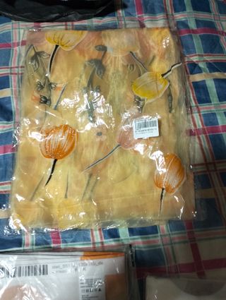 Cortinas marrones y blancas