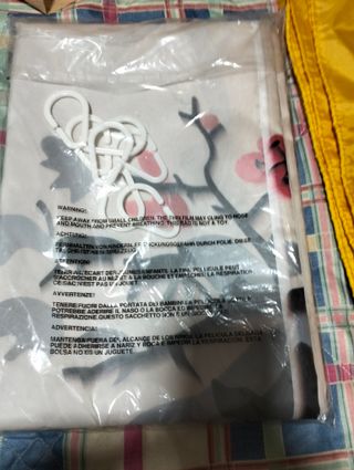 Cortinas marrones y blancas