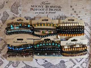 Bracciali in legno fatti a mano