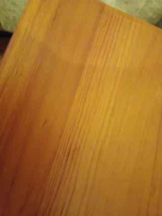 Mesita de noche rústica de madera