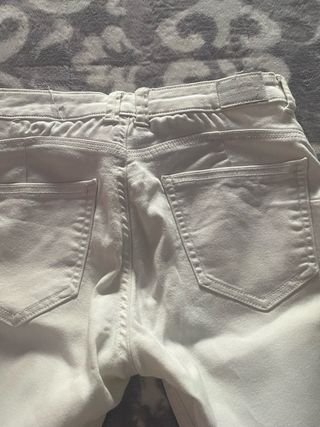 Pantalón vaquero blanco Bershka Talla 38