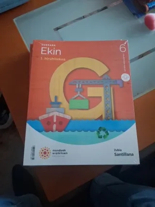 EUSKARA EKIN 6 LEH MUNDUAK ERAIKITZEN