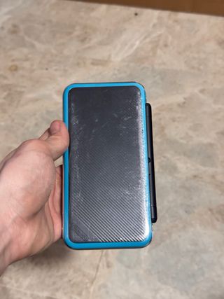 Nintendo 2DS XL Negra y Azul