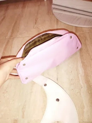 Bolso de mano blanco y rosa