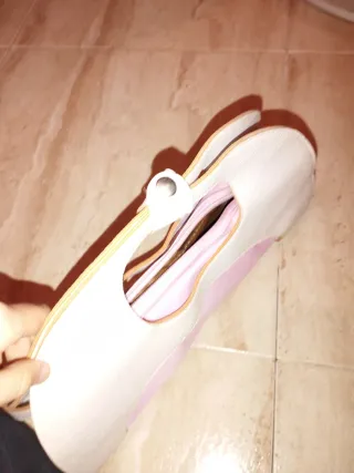 Bolso de mano blanco y rosa