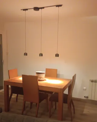 Mesa comedor madera maciza. Extensible