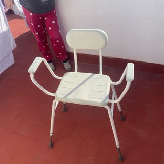 silla de baño ortopédica