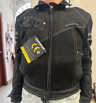 Chaqueta de moto NUEVA,  con protecciones