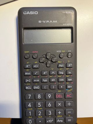 Calculadora Casio fx-82MS