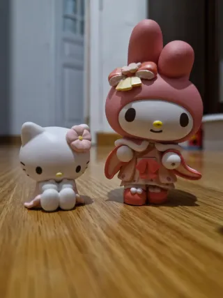 Muñecos Hello Kitty y My Melody