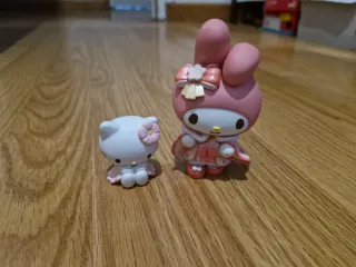 Muñecos Hello Kitty y My Melody