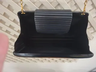 Bolso negro brillante